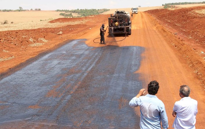 Infraestrutura: Estrada da Engopa recebe pavimentação asfáltica