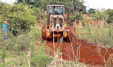 ESPORTE: Dois campos de futebol estão sendo reconstruídos