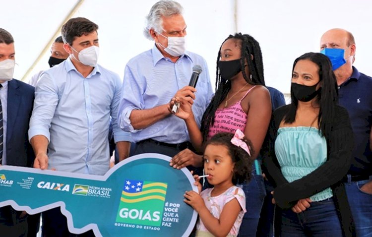 BENEFÍCIOS: Caiado entrega moradias e inaugura trecho da GO-010 em Luziânia