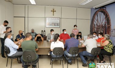 Comércio de produtos em calçadas de Jataí é discutido em reunião na Câmara