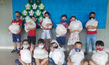 Secretaria de Educação/DHAE faz entrega de kits, com produtos da agricultura familiar, para as escolas municipais, conveniadas e filantrópicas de Jataí