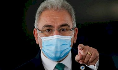 Brasil não avalia aplicar 4ª dose da vacina no momento, diz Queiroga