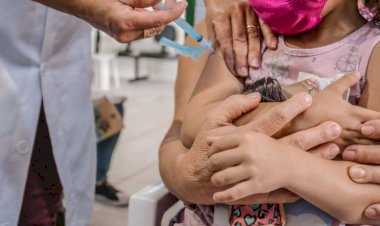 Pai é ameaçado após vacinar a filha escondido da mãe