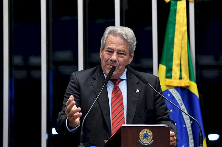 Senador Luiz do Carmo oficializa desfiliação do MDB