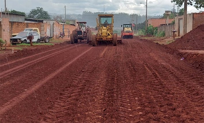 AVANÇO | Prefeitura segue com as obras de pavimentação asfáltica no bairro Vila Sofia