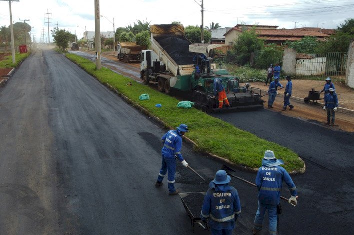 Dom Abel e Santa Terezinha recebem recapeamento asfáltico em CBUQ