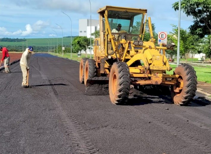 OBRAS: Prefeitura realiza recapeamento em ruas da UFJ