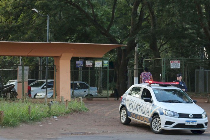 Equipe da GCM realiza patrulhamento preventivo próximo as escolas de Jataí