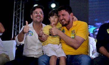 PSC atrai multidão em apoio a Glaustin da Fokus e Henrique César para evento que teve até chamada de vídeo de Bolsonaro
