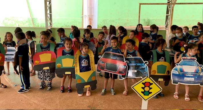 Educação no trânsito é tema de palestra na Escola Municipal Diogo Lemes