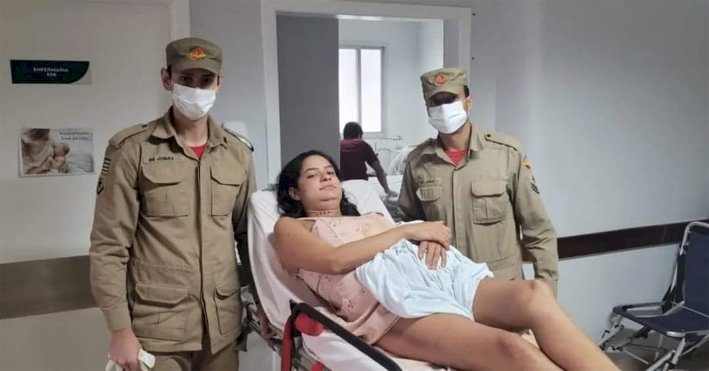JATAÍ: Mulher entre em trabalho de parto dentro de viatura do Corpo de Bombeiros