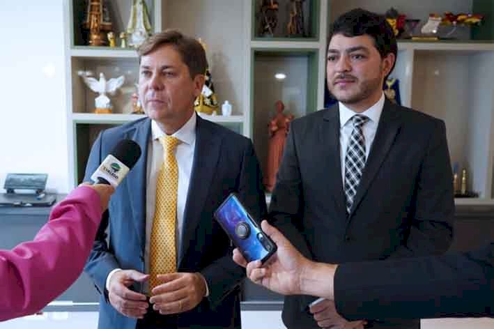 ECONOMICIDADE: Bruno Peixoto revela redução de R$ 12 milhões com encerramento de  locação de veículos na Alego