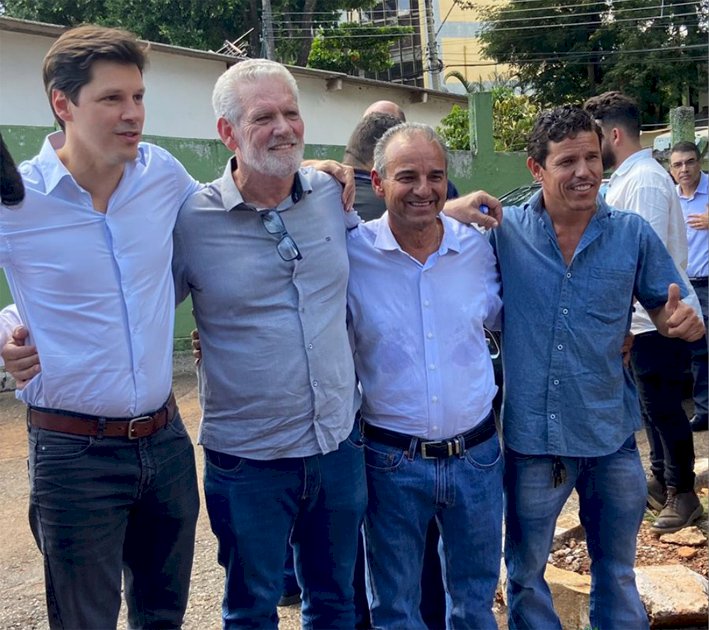 Mecaniza Goiás: Prefeito Humberto Machado recebe em Goiânia caminhão coletor de lixo para áreas rurais de Jataí