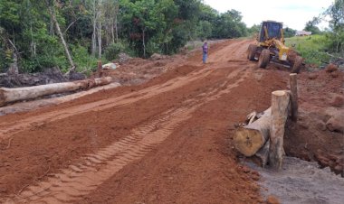 ZONA RURAL: Prefeitura de Jataí realiza manutenção da estrada da região da Felicidade