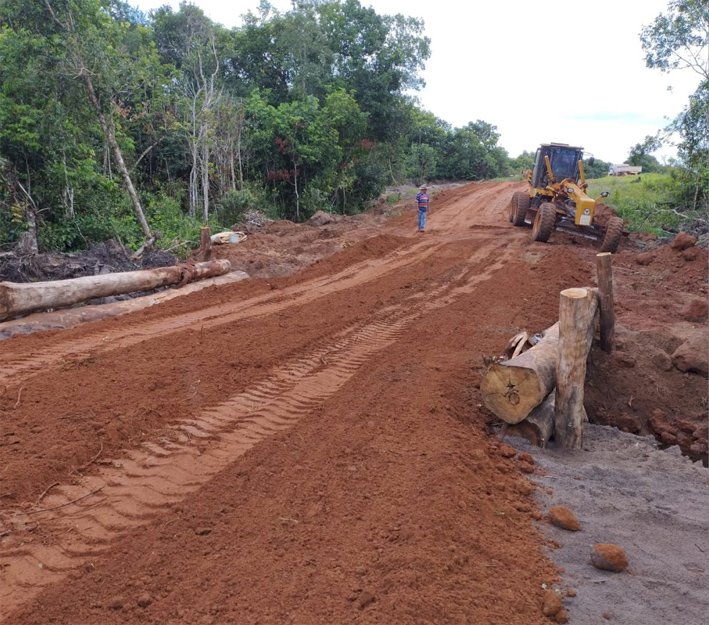 ZONA RURAL: Prefeitura de Jataí realiza manutenção da estrada da região da Felicidade