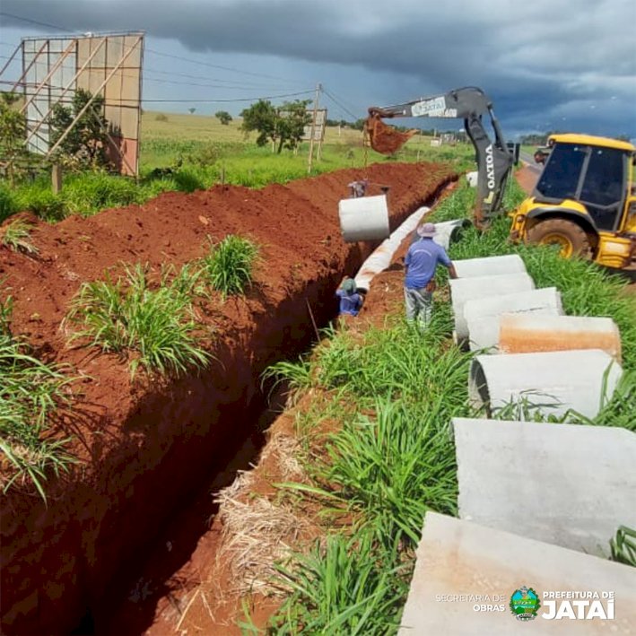 GALERIAS PLUVIAIS: Prefeitura implanta obras do trevo de acesso da BR 060 a Alameda das Primaveras