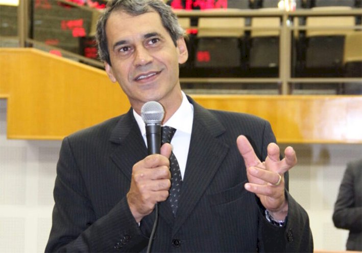 Bruno Peixoto lamenta morte do ex-vereador Carlos Soares