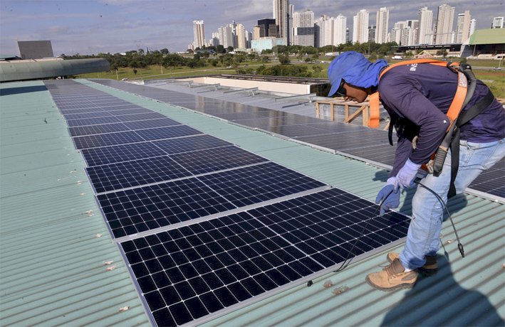 Energia mais em conta na Casa: Economia levada a sério na Alego