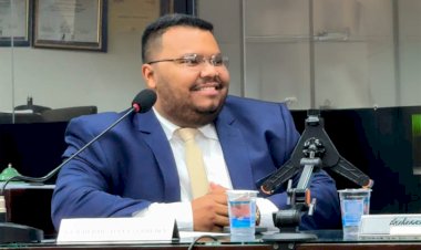 Vereador Guilherme Alves solicita melhorias em praça e na iluminação pública