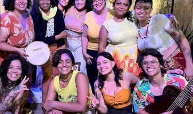 Mulheres na Roda de Samba fazem show no Mercado da Vila Nova