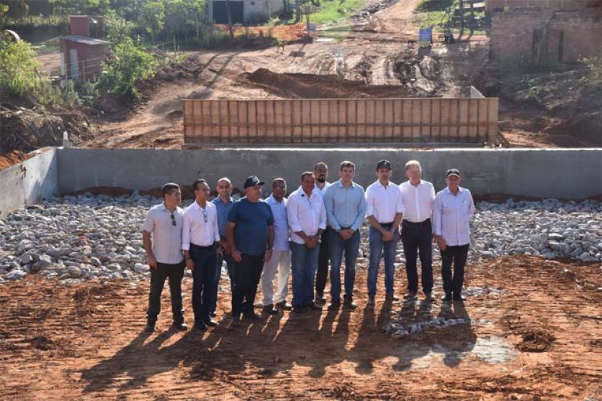 Vilela e Pedro Sales vistoriam obras de ponte e do recapeamento de 65 avenidas em Aparecida