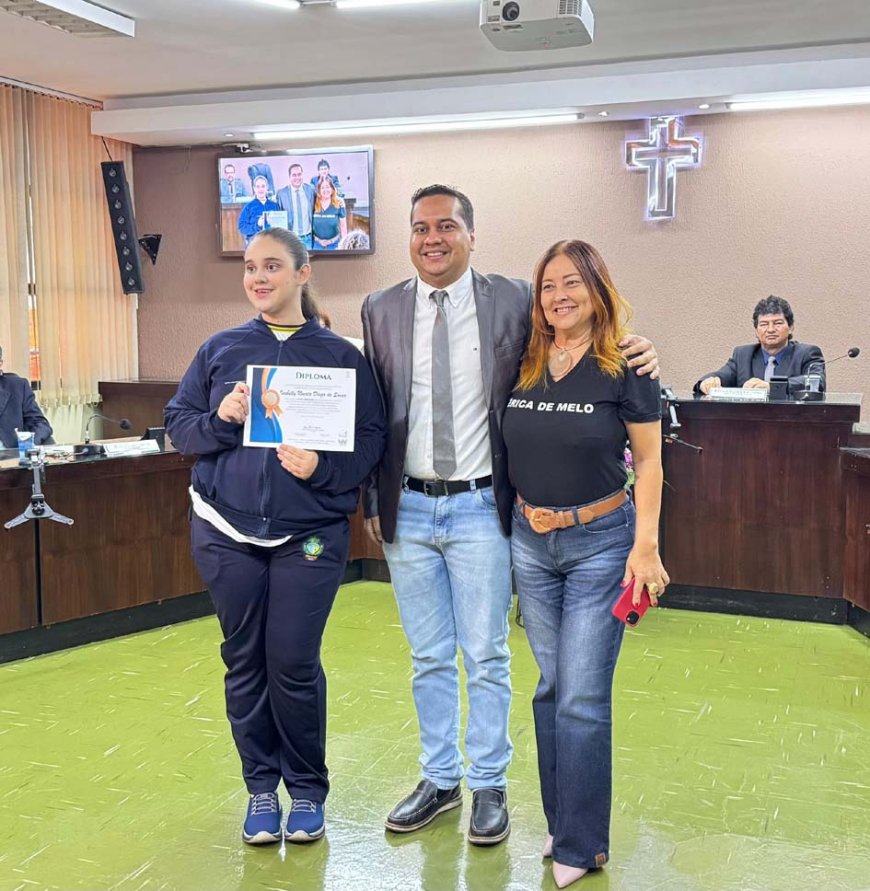Jovens vereadores são empossados