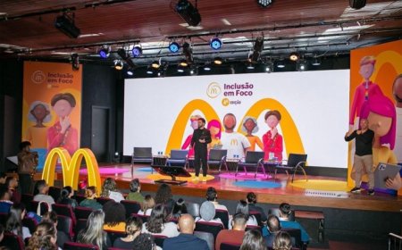 Encerrado por Clóvis de Barros Filho, Fórum Inclusão em Foco debateu a colaboração geracional e o propósito profissional