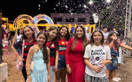 Natal Encantado de São Miguel do Araguaia começa com luzes, surpresa e até neve na praça da cidade
