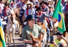 TRADIÇÃO SERTANEJA: Daniel Vilela participa do Desfile de Cavaleiros e reforça valorização da cultura sertaneja em Jataí