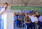 Daniel Vilela autoriza pavimentação da GO-236 e entrega casas no Nordeste goiano