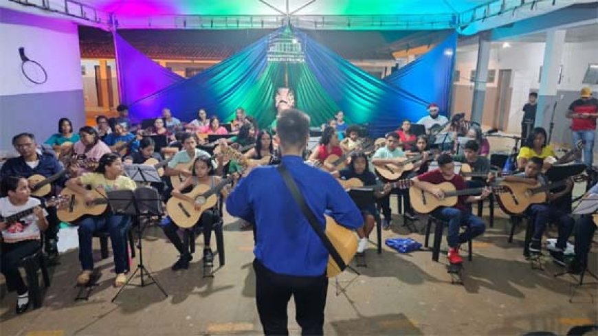 Educação e cultura: Escolas do Futuro de Goiás abrem 434 vagas gratuitas para cursos de Teatro e Violão